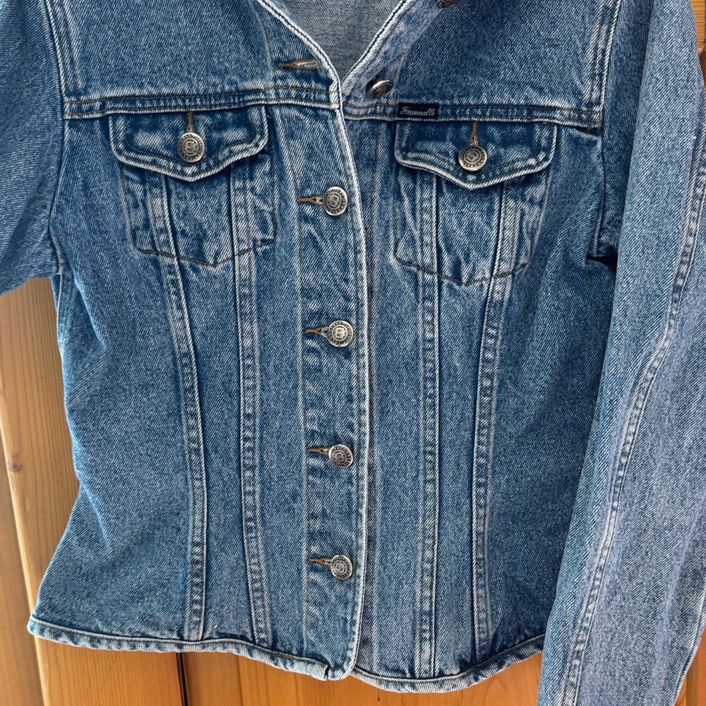 Vintage Light Wash Denim Jacket - Blue - Picture 4 of 4